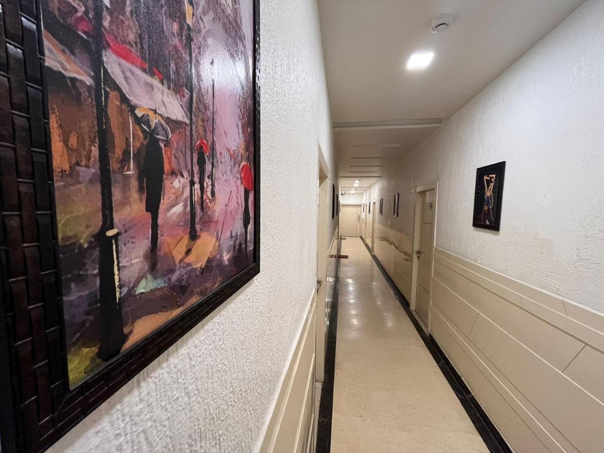 Hotel Sahib'S Red Carpet - Family & Corporate Hotel Chain Agra  Dış mekan fotoğraf