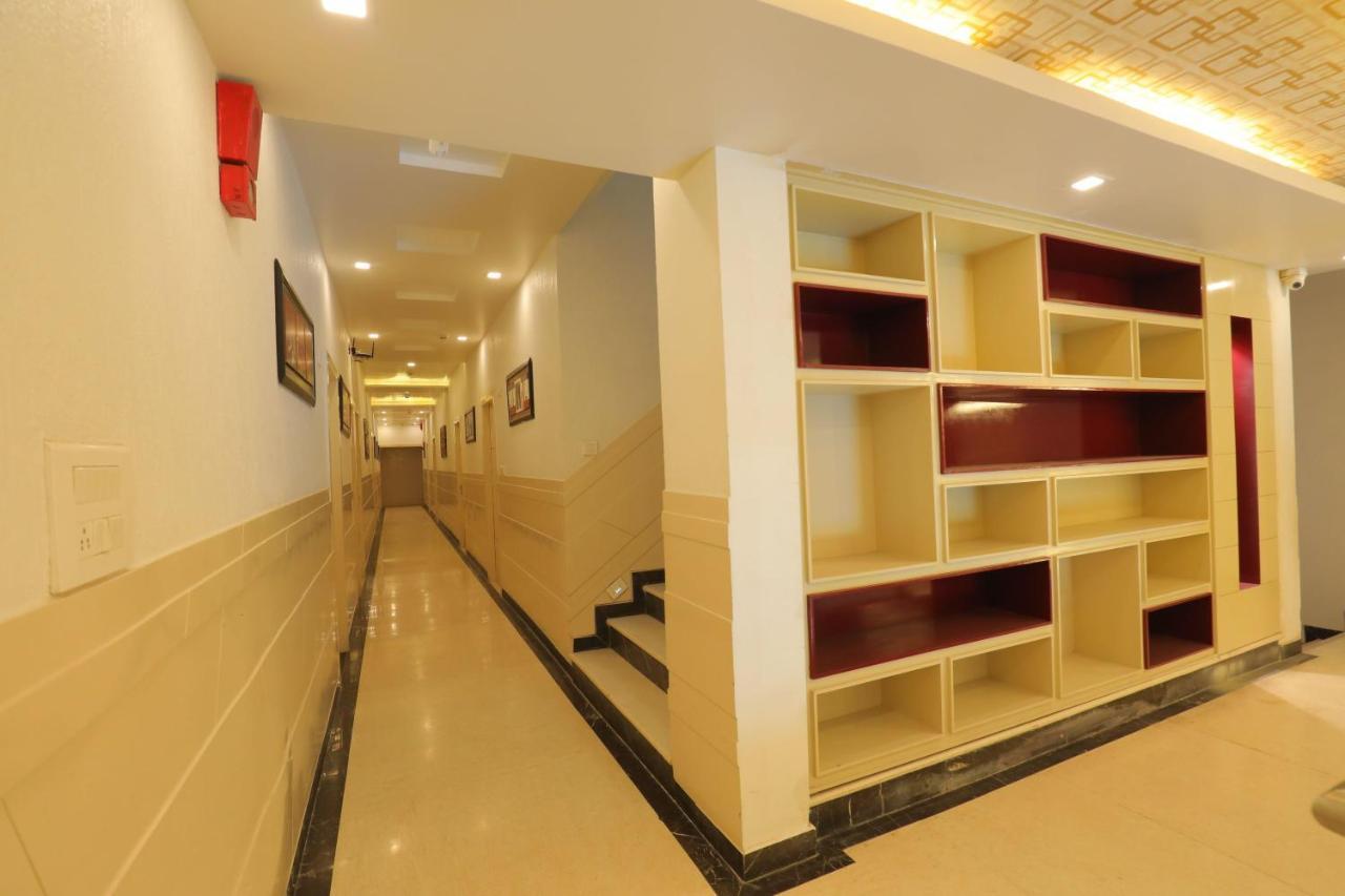 Hotel Sahib'S Red Carpet - Family & Corporate Hotel Chain Agra  Dış mekan fotoğraf